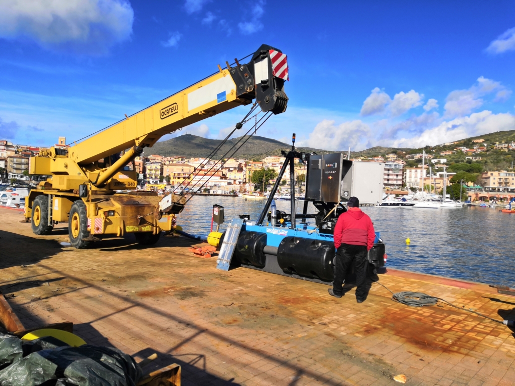 Dragado portuario con draga radiocontrolada