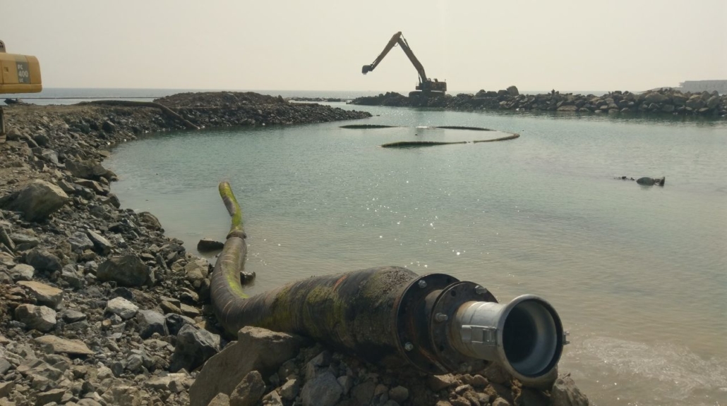 Extracción de arena del lecho de un río