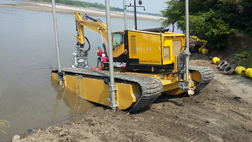 Draga anfibia DRM para dragado fluvial