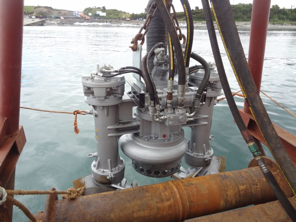 Conjunto de electrobombas para el dragado de un puerto