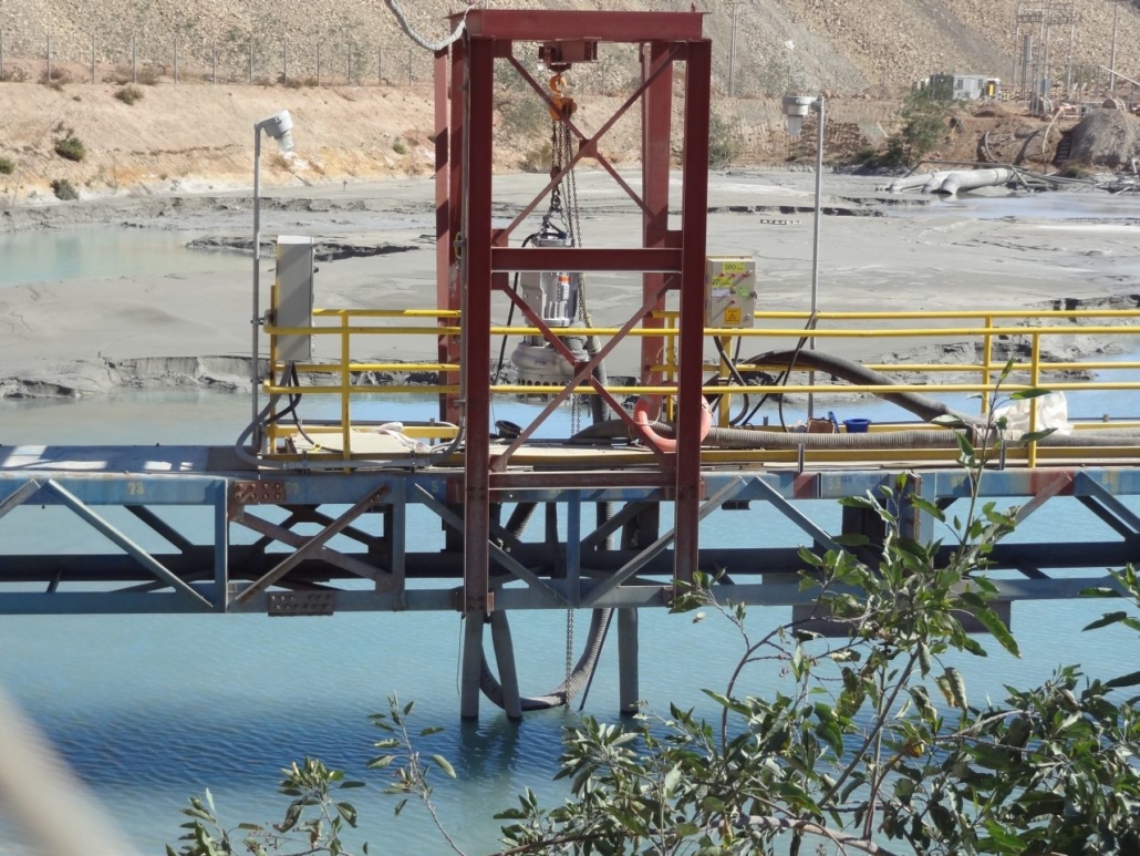 Bombas eléctricas sumergibles para limpieza de depósitos mineros